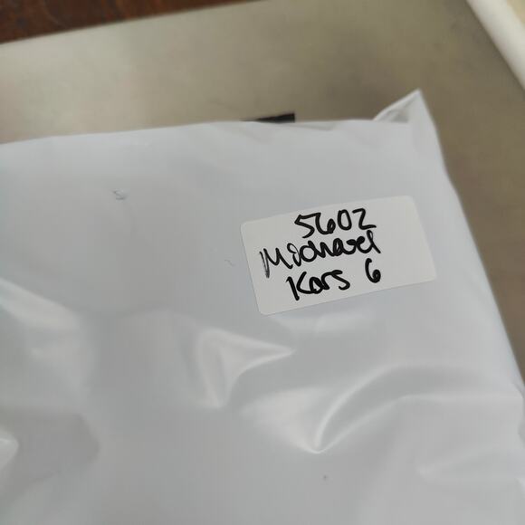 Vintage Y2K Michael Michael Kors Leather Swivel Lock Skirt Womens 6 Cream Preppy - Picture 11 of 11